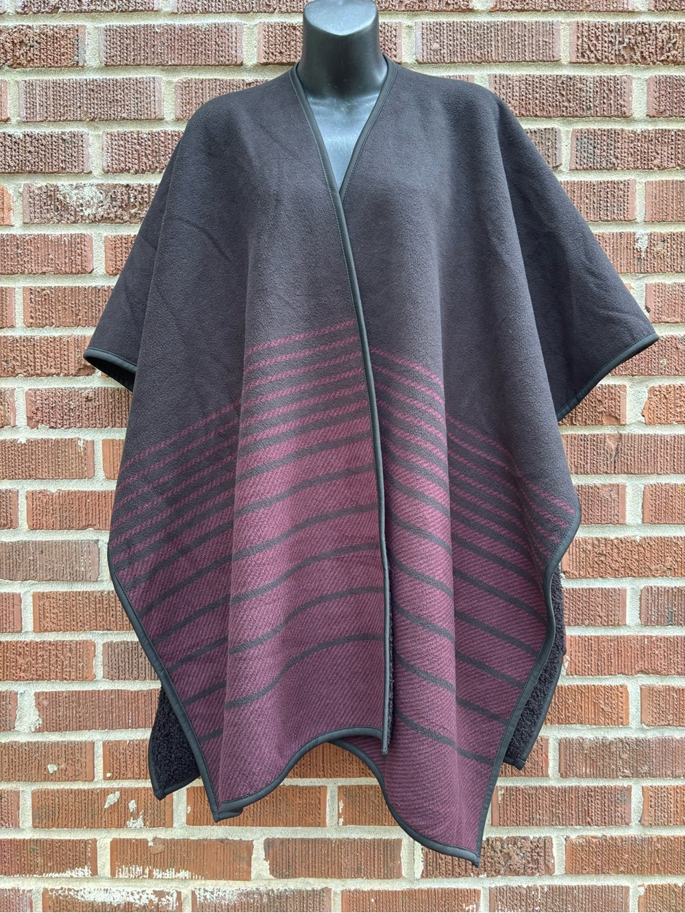 Ike Behar Women Fashion Wrap Reversible Black Burgundy High Pile Fleece OS